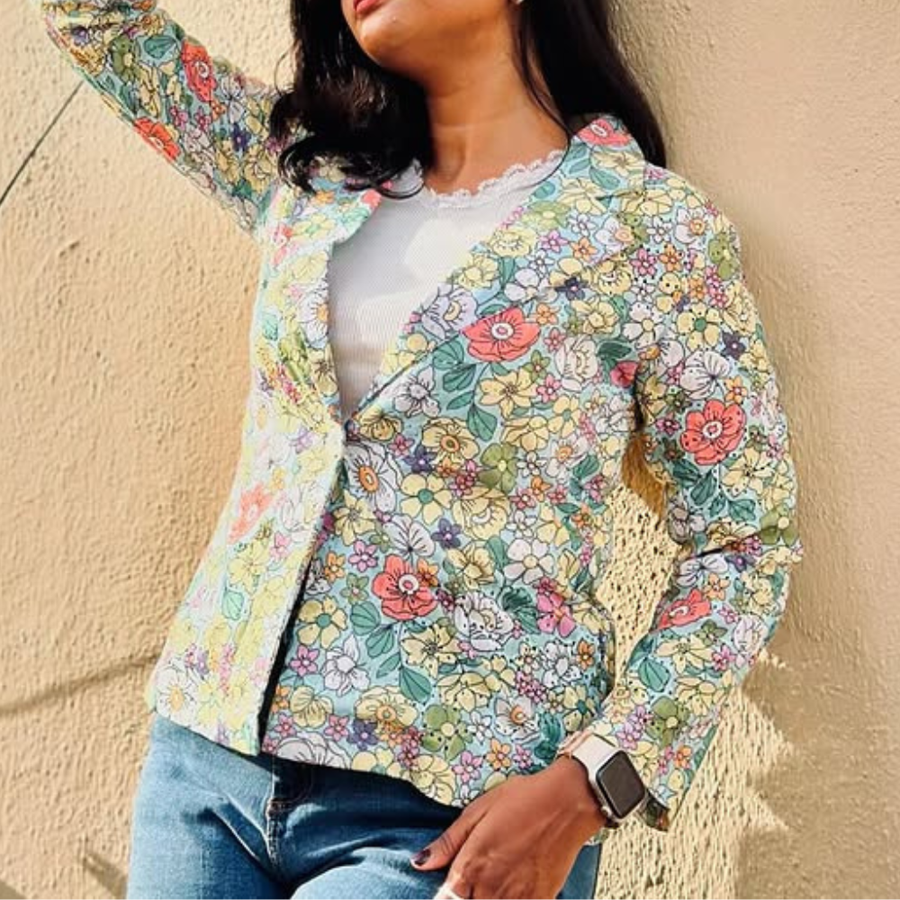 Kwiatowa marynarka z długimi rękawami